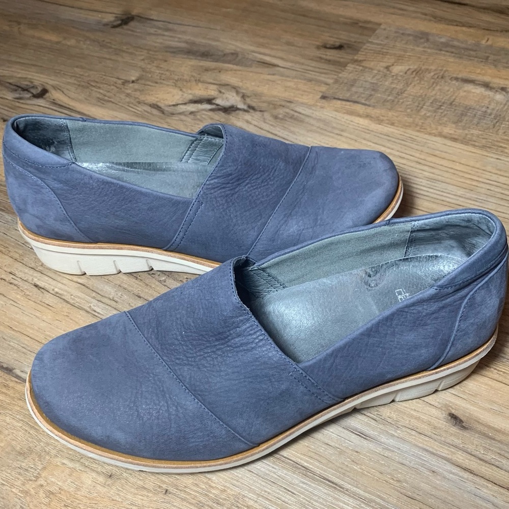 Dansko Womens Julia Navy Nubuck